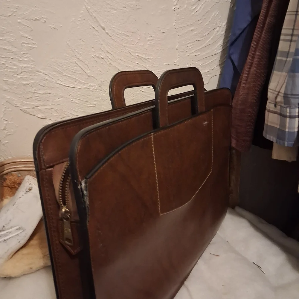 Elegant Brown Leather Briefcase